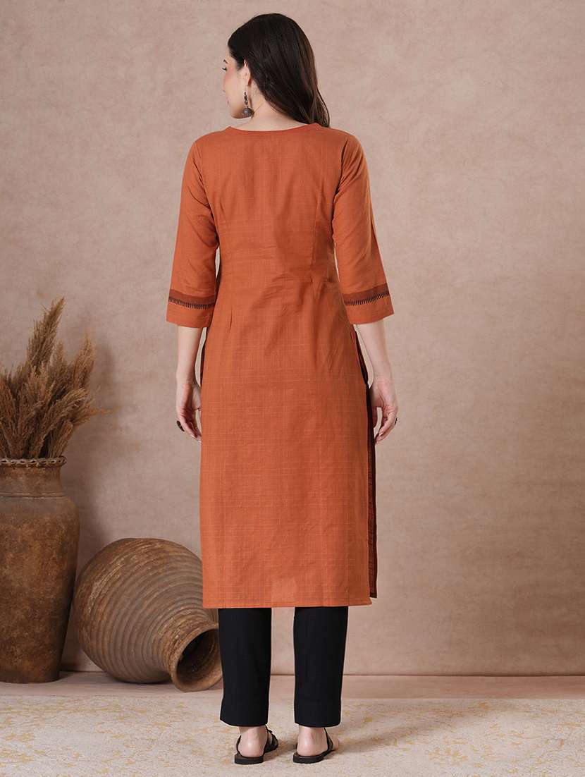 women three quarter sleeve straight kurta - 22463488 -  Standard Image - 4