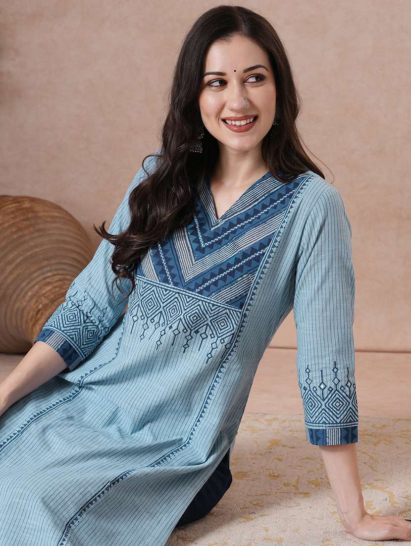 women three quarter sleeve straight kurta - 22463493 -  Standard Image - 1
