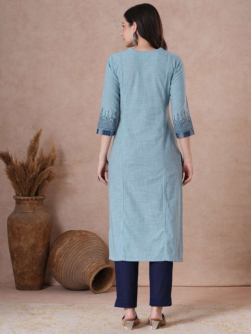 women three quarter sleeve straight kurta - 22463493 -  Standard Image - 4