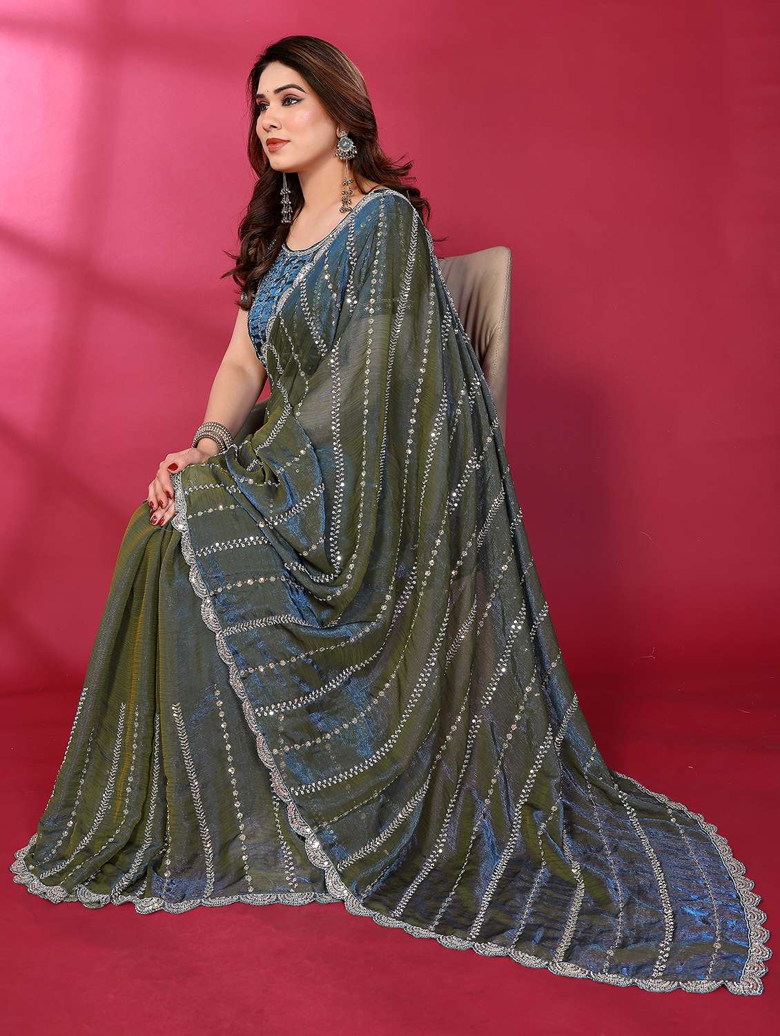 women solid with work embroidered saree with blouse - 22463554 -  Standard Image - 4