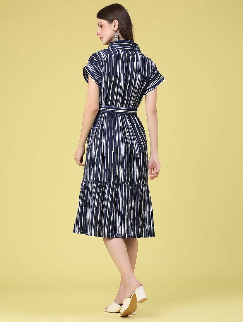 women printed short sleeves tiered dress - 22464077 -  Standard Image - 4