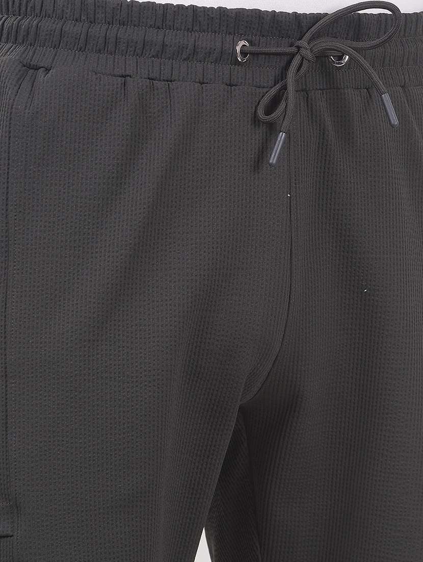 men solid mid rise regular fit sport shorts - 22465228 -  Standard Image - 1