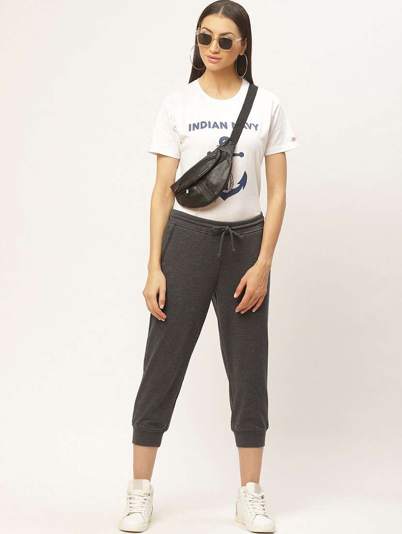 women solid mid rise shorts - 22466108 -  Standard Image - 4
