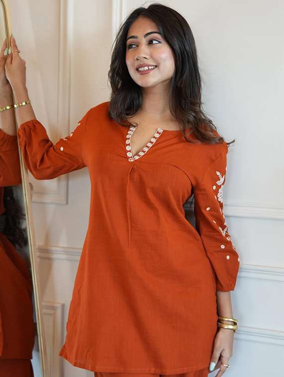 women orange kurta dupatta set - 22466308 -  Standard Image - 6