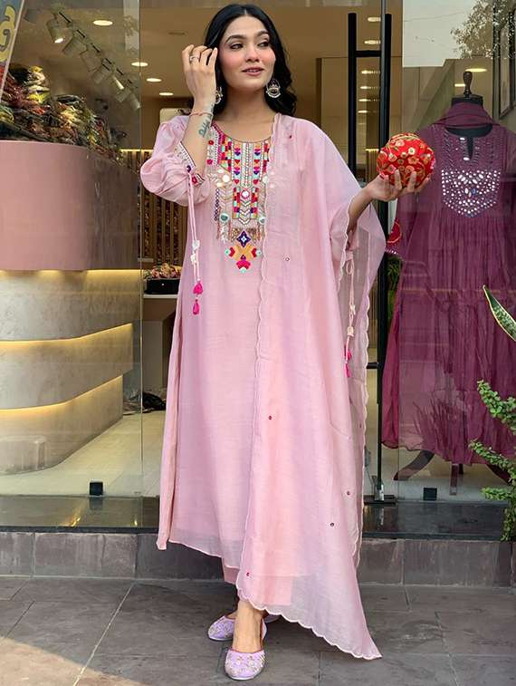 women self design  pink kurta dupatta set