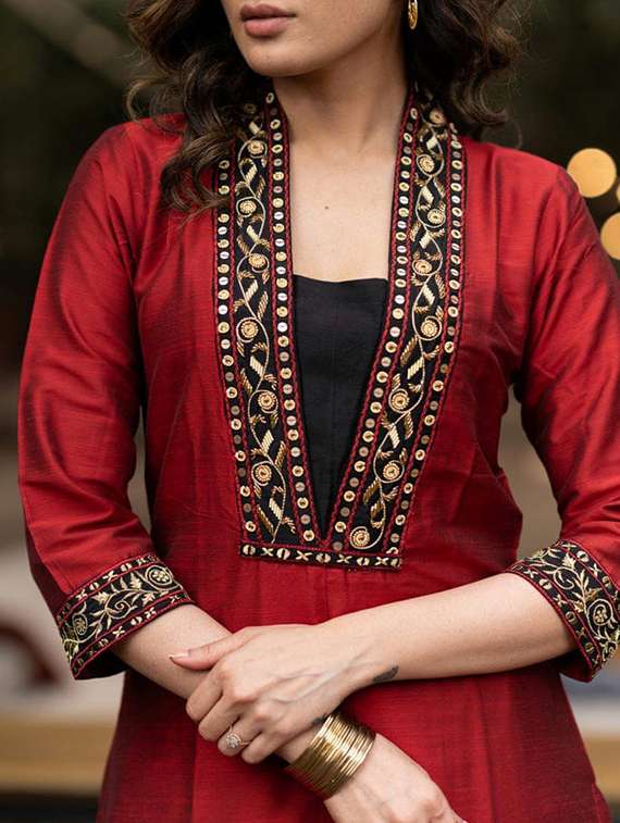 women red kurta dupatta set - 22466344 -  Standard Image - 4