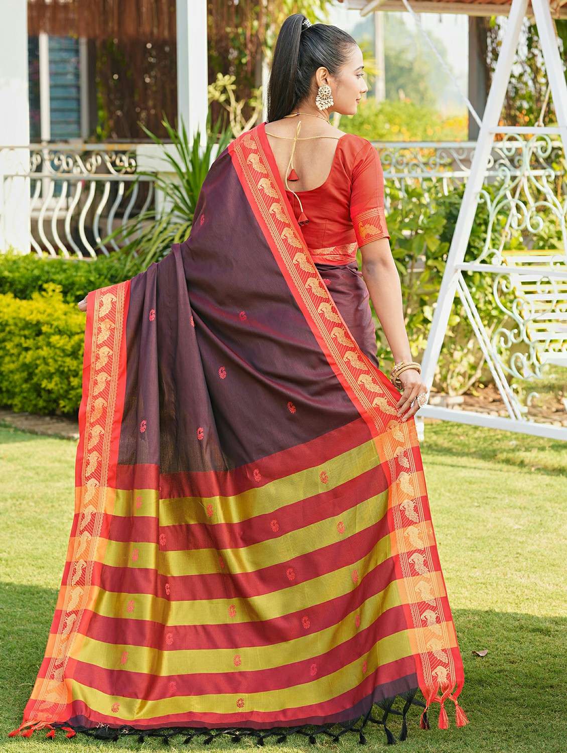 Women Self Designed Saree With Attached Blouse With Blouse - 22467536 -  Standard Image - 4
