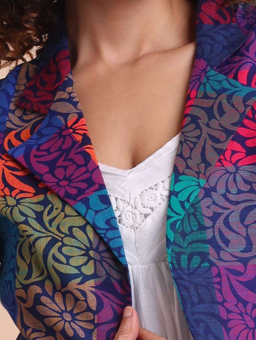 women printed multi colored cotton crop shacket - 22467586 -  Standard Image - 4