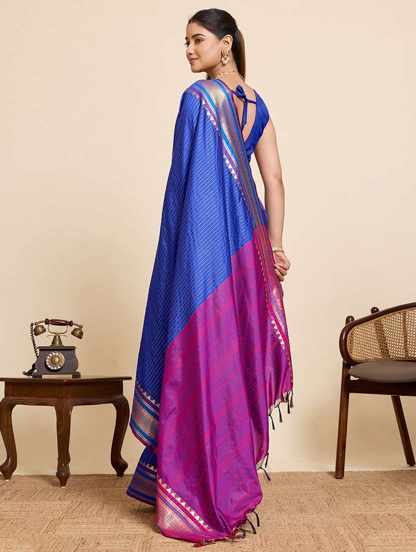women printed saree with attached blouse with blouse - 22467674 -  Standard Image - 4