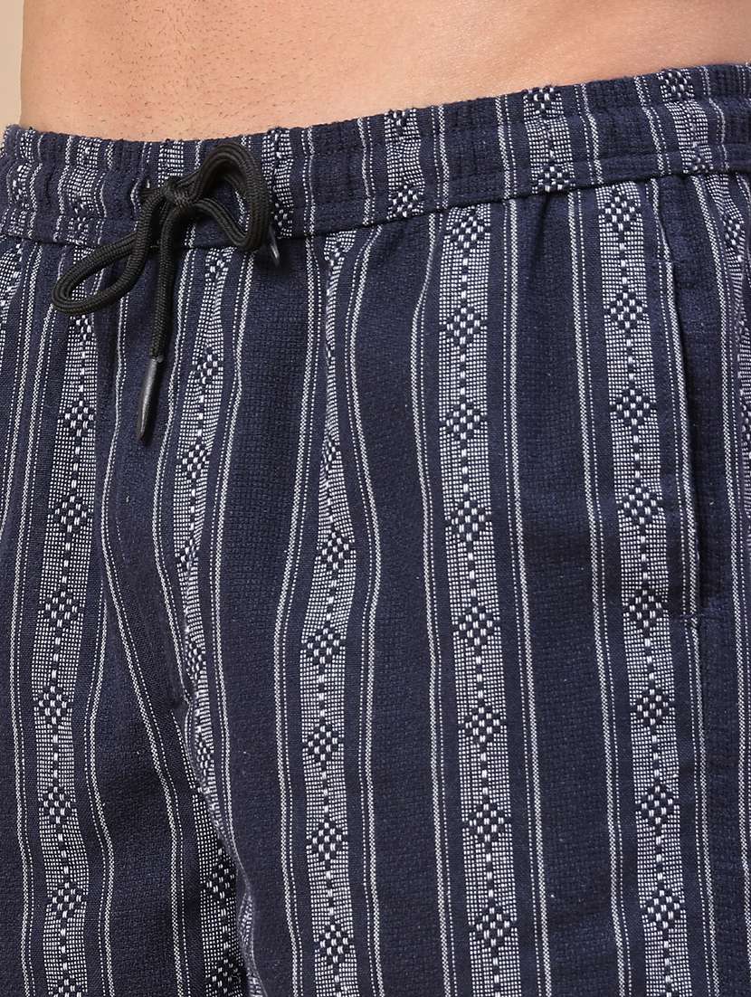 men self design mid rise regular fit shorts - 22467721 -  Standard Image - 1