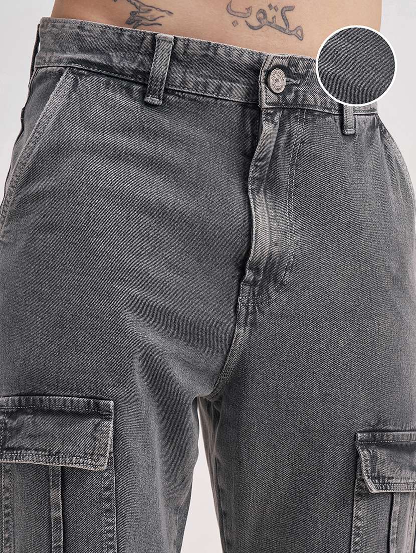  men baggy mid-rise cotton cargos jeans - 22469141 -  Standard Image - 1