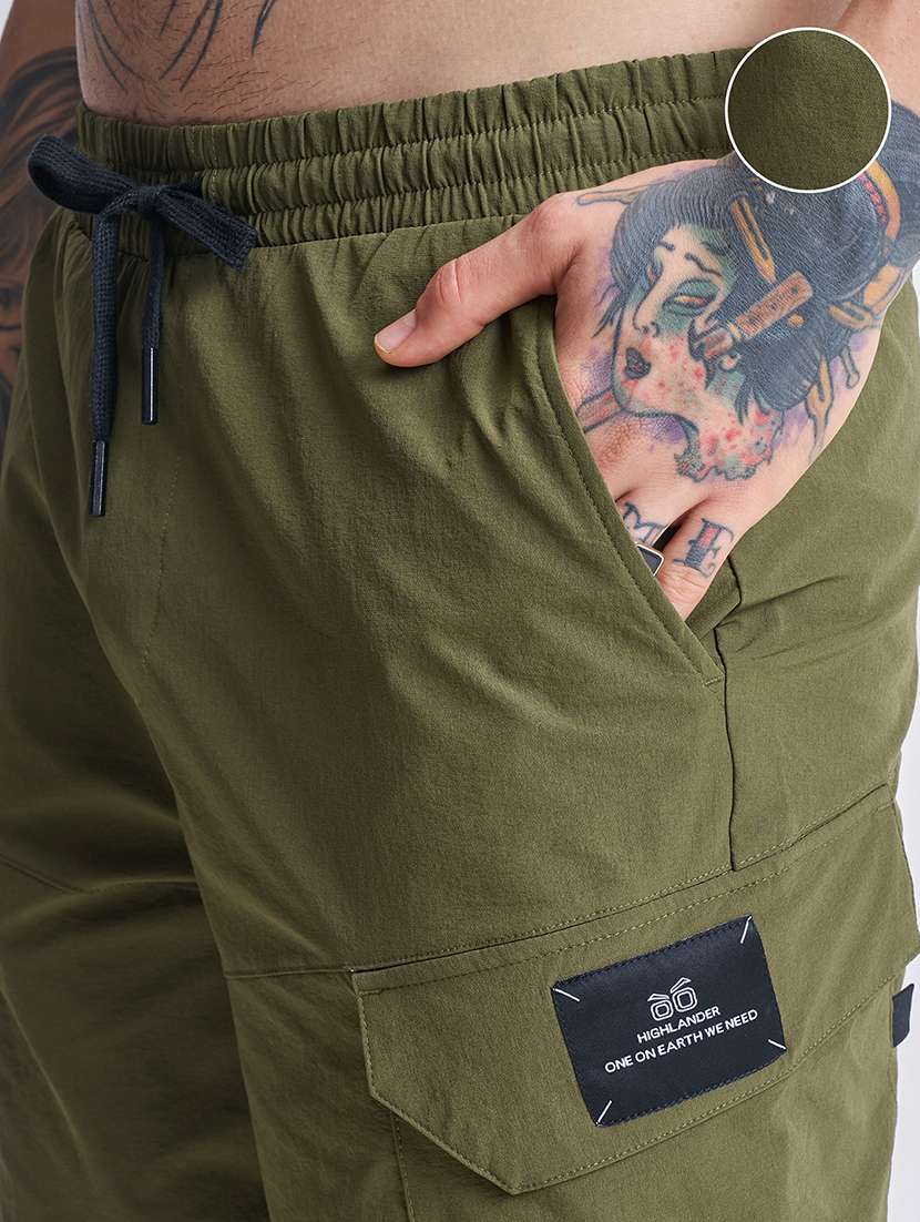 men green mid-rise cargo shorts - 22469190 -  Standard Image - 1