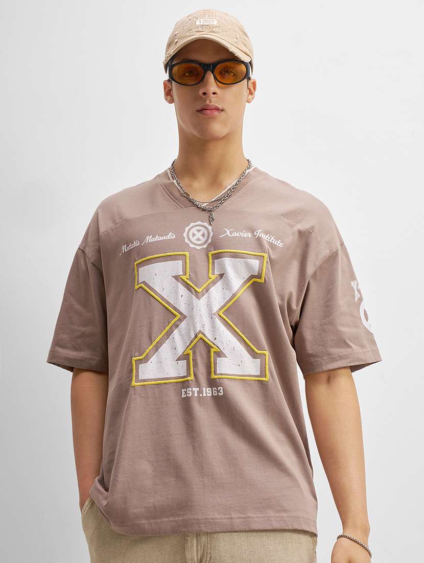 men printed v-neckt-shirt - 22469228 -  Standard Image - 1