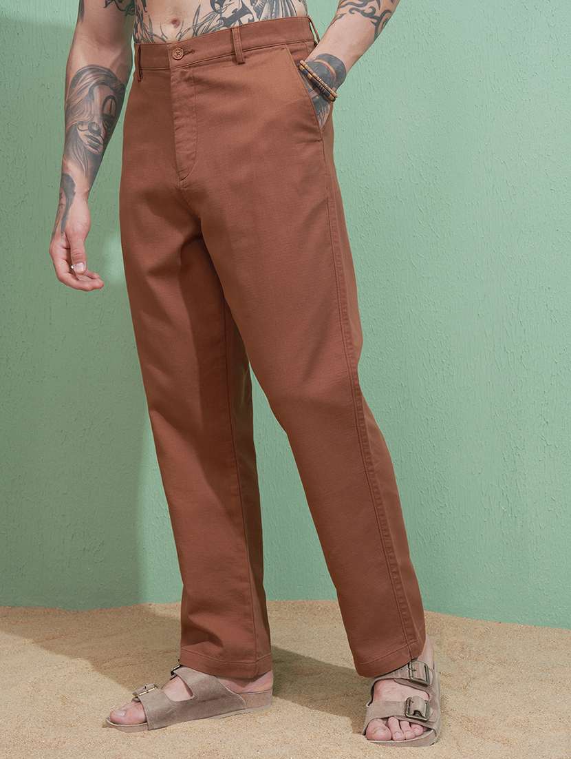 men solid mid rise chinos casual trouser