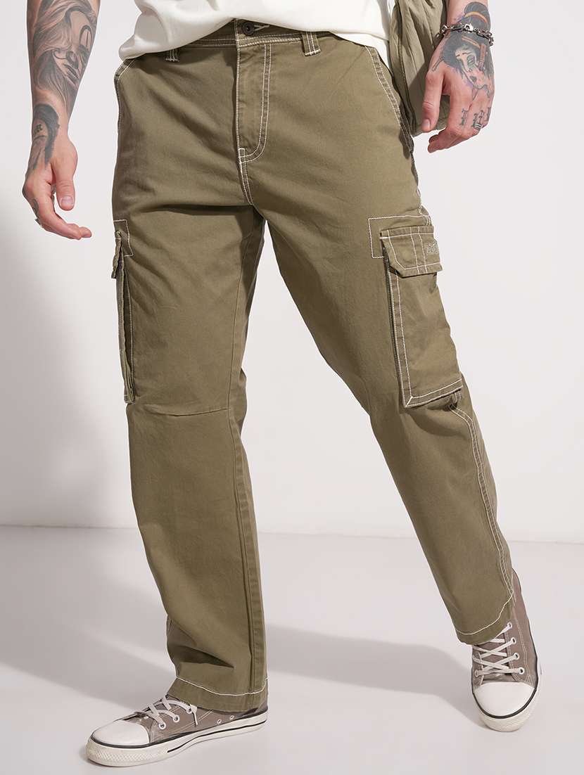 men olive cotton solid cargo casual trouser