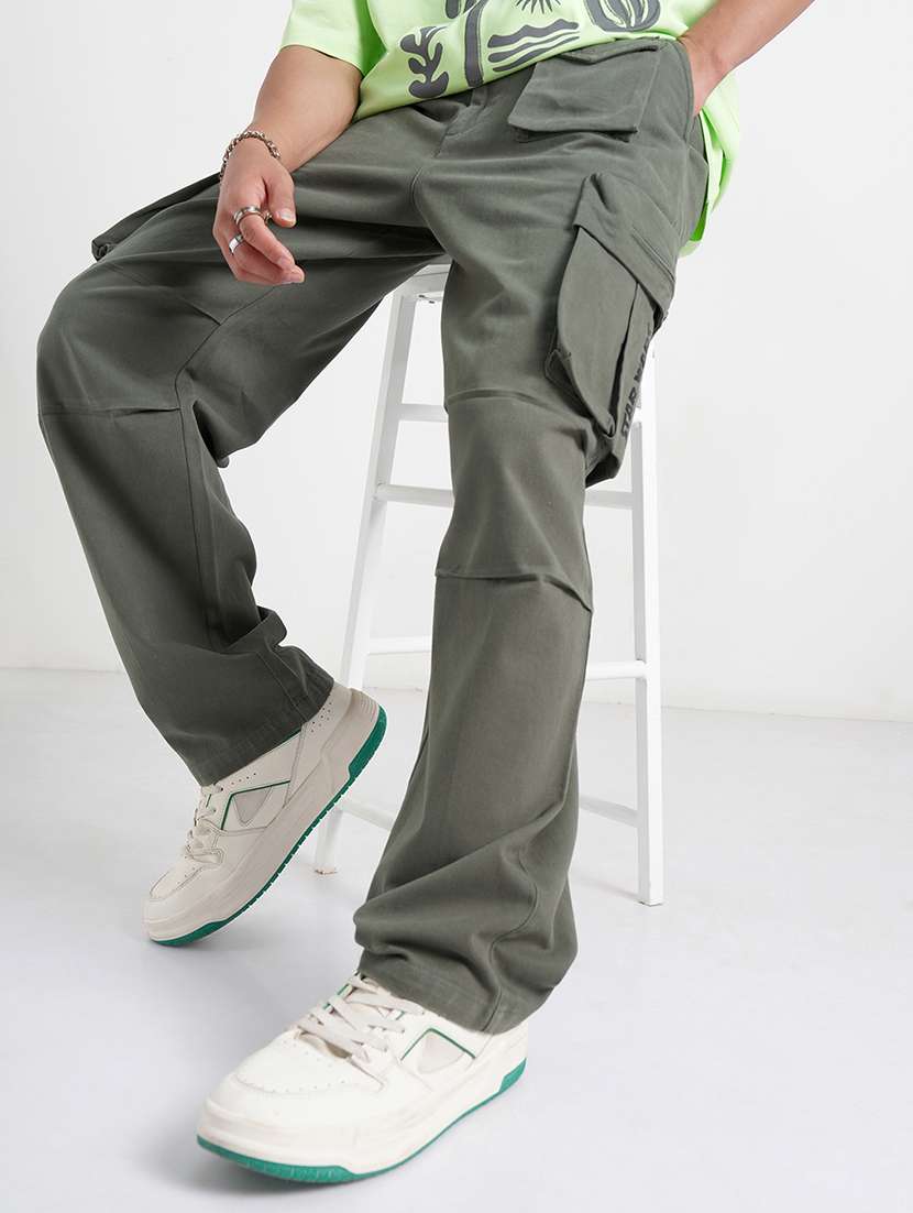 men solid mid rise relaxed fit cargo