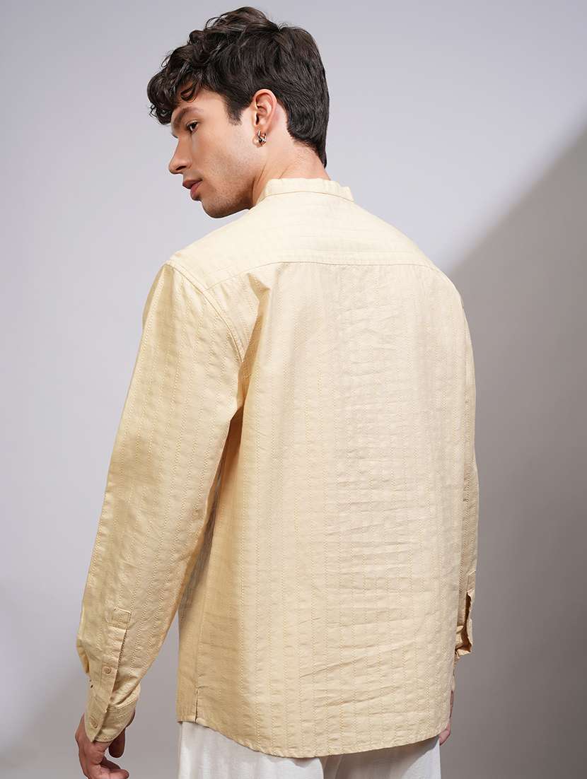 Men Self Design Mandarin Neck Short Kurta - 22469904 -  Standard Image - 4