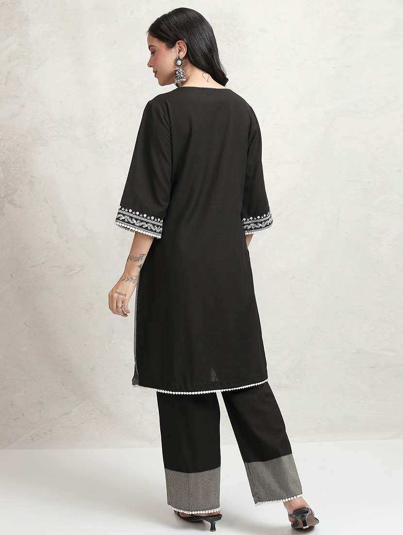 women self design black kurta pant set - 22471464 -  Standard Image - 4