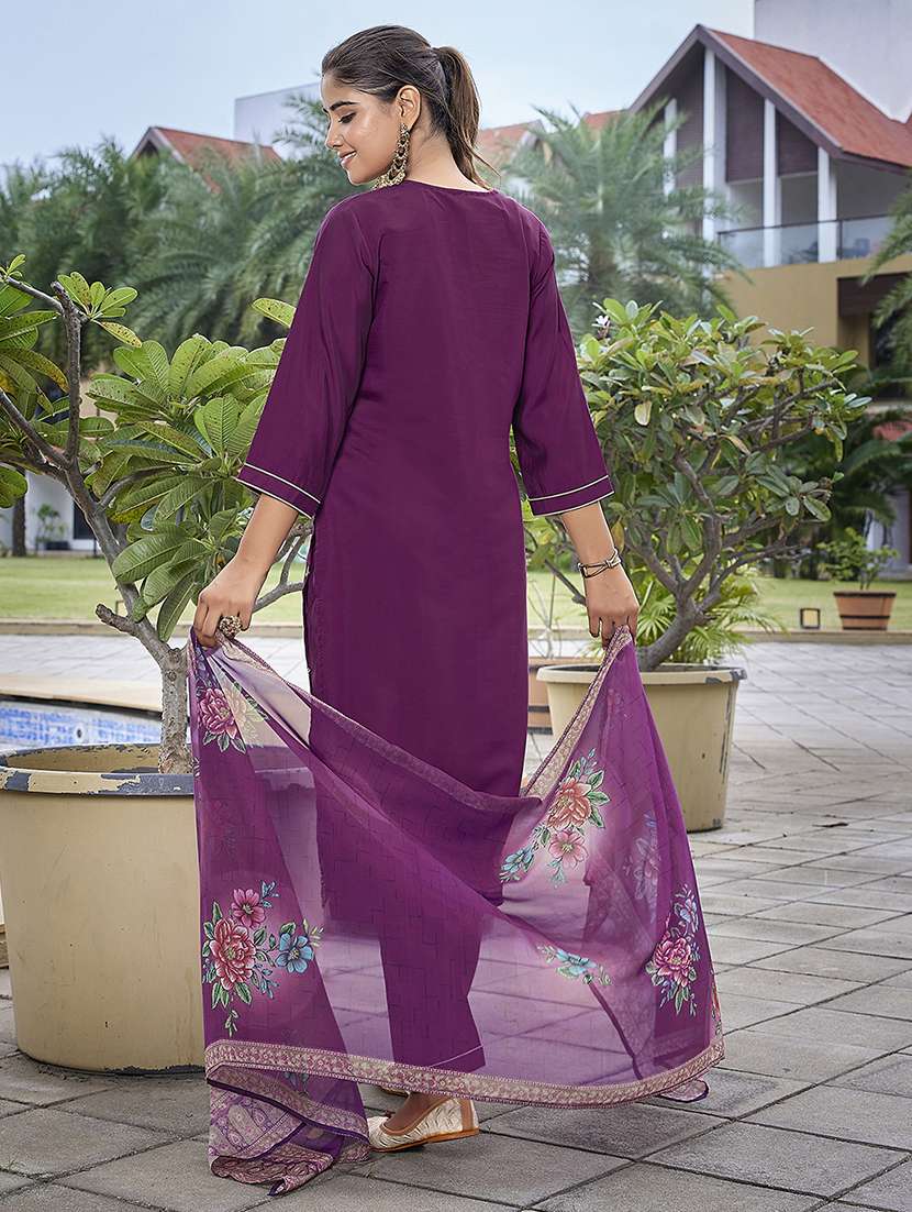 women purple suit set - 22471659 -  Standard Image - 4