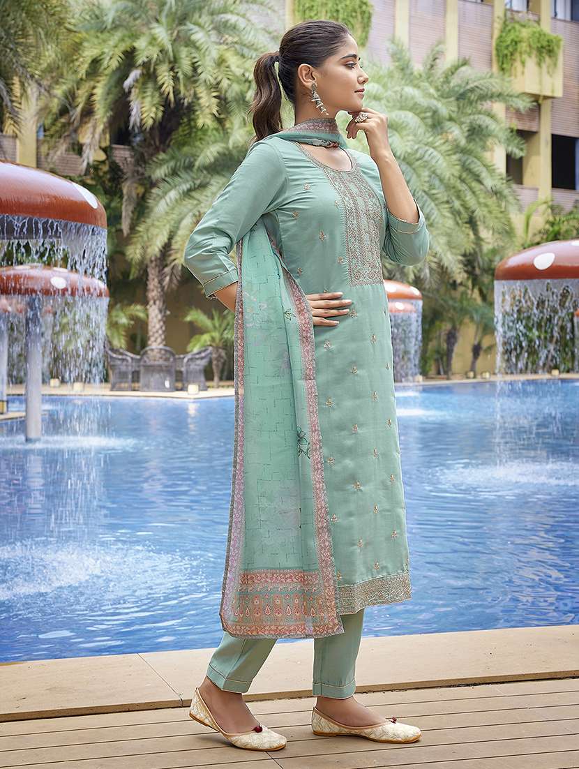 women embroidered three quarter sleeves kurta pant set with dupatta - 22471661 -  Standard Image - 4