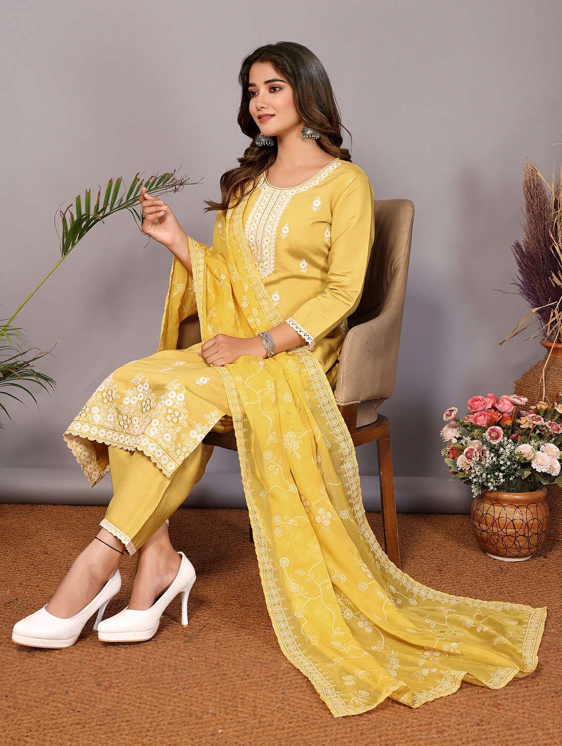 women yellow suit set - 22471674 -  Standard Image - 4