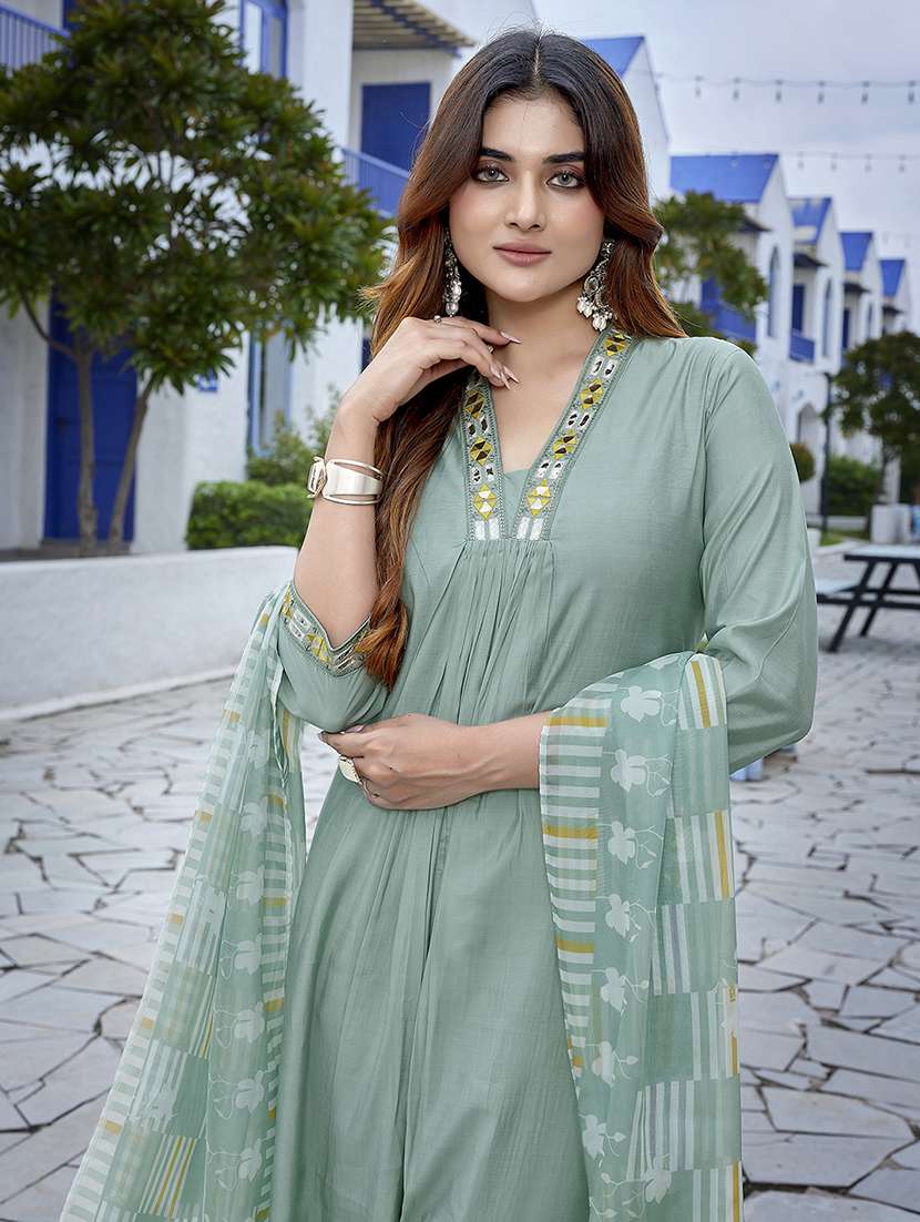 women green suit set - 22471688 -  Standard Image - 1
