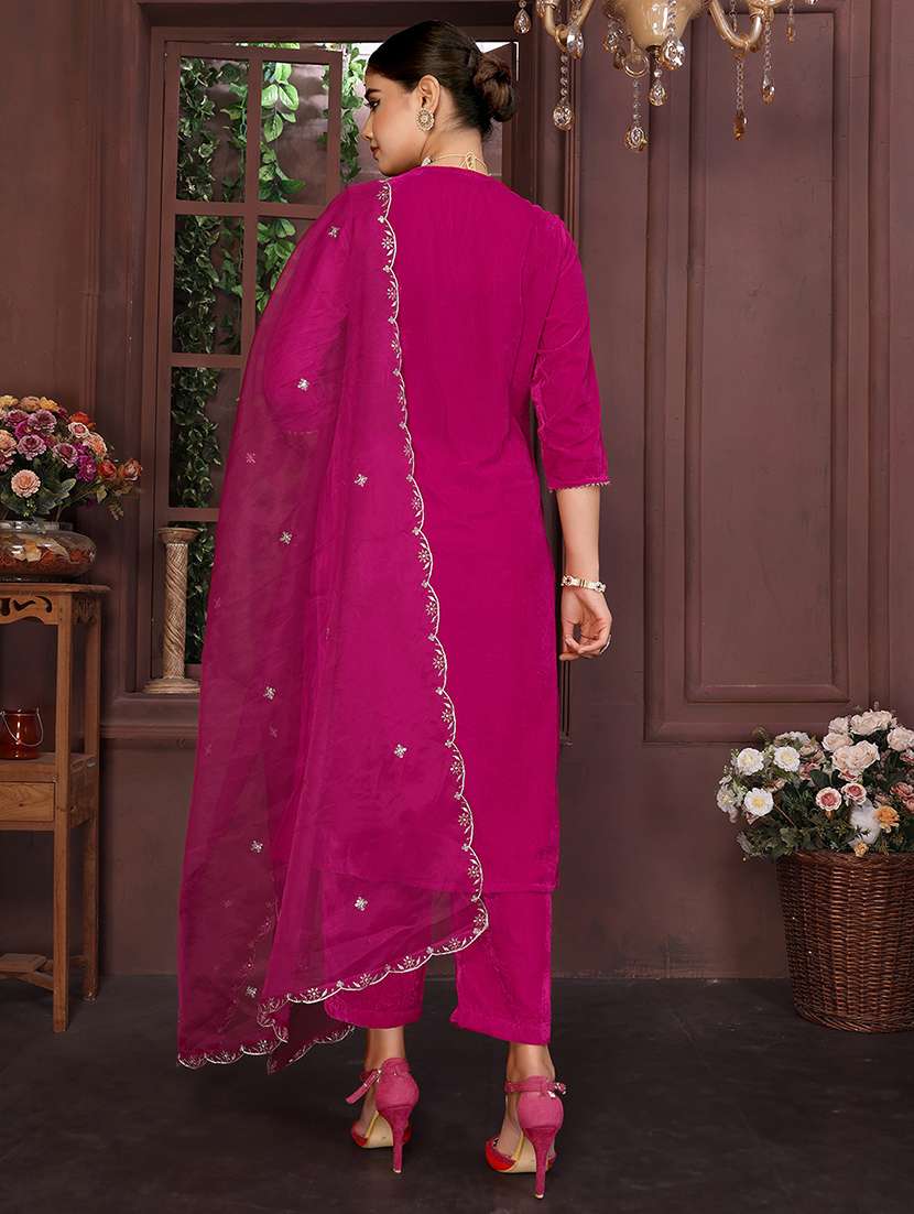 women self design pink suit set - 22471706 -  Standard Image - 4
