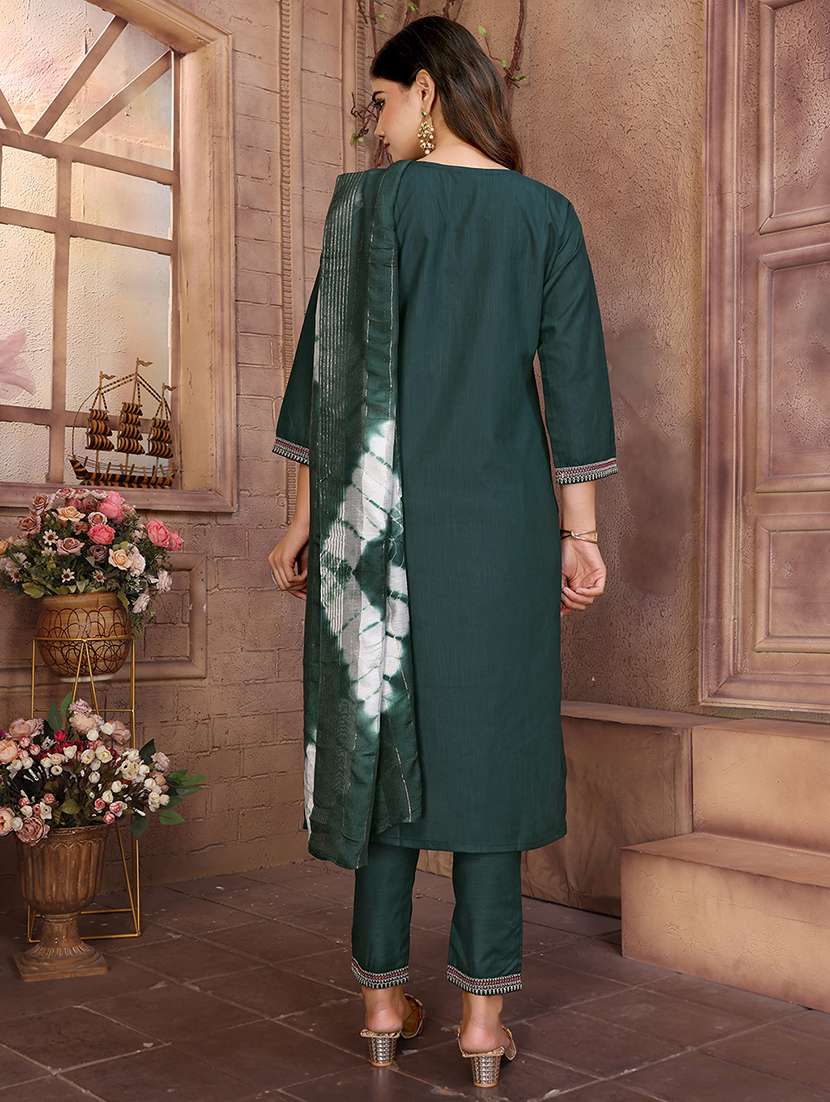 women green suit set - 22471709 -  Standard Image - 4