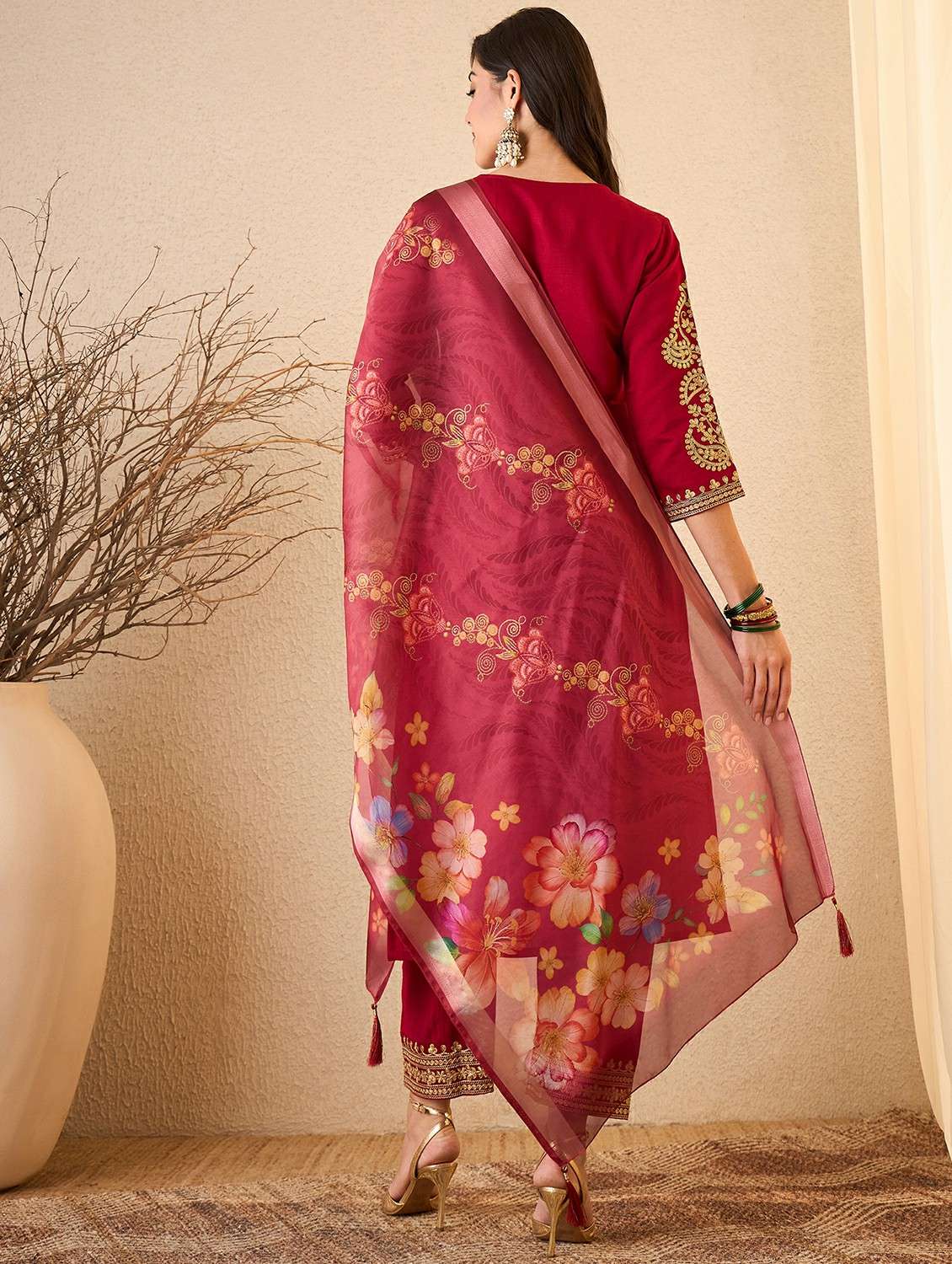 women maroon suit set - 22471737 -  Standard Image - 4