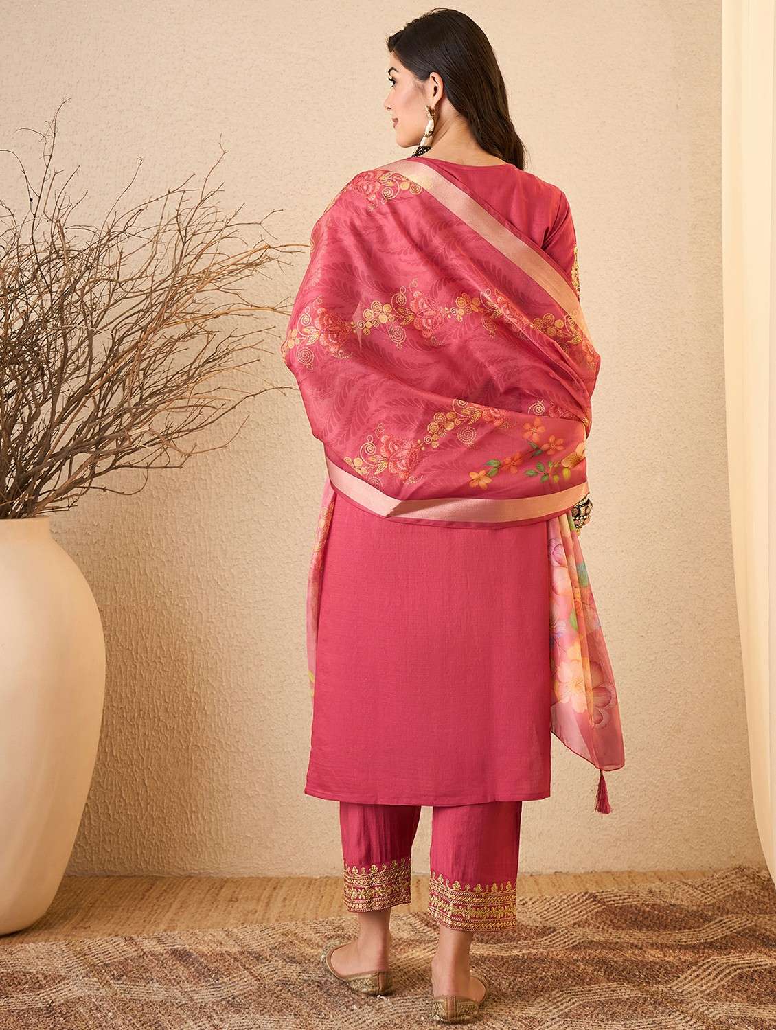 women pink suit set - 22471739 -  Standard Image - 4