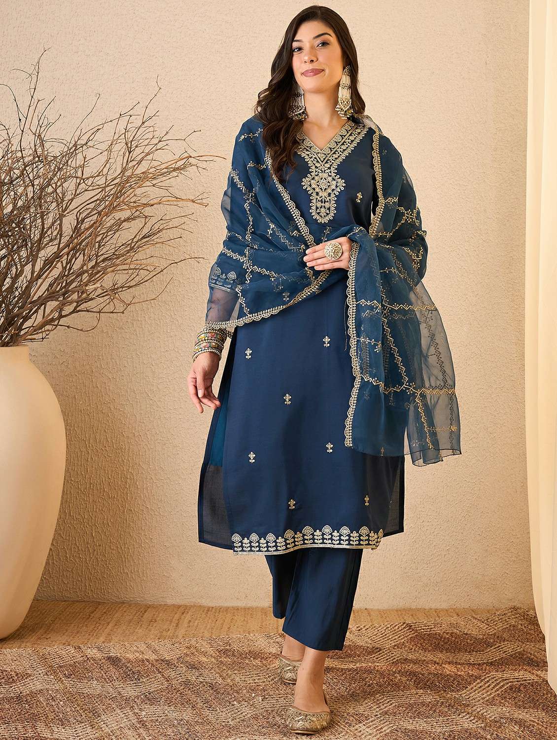 women blue suit set - 22471741 -  Standard Image - 1