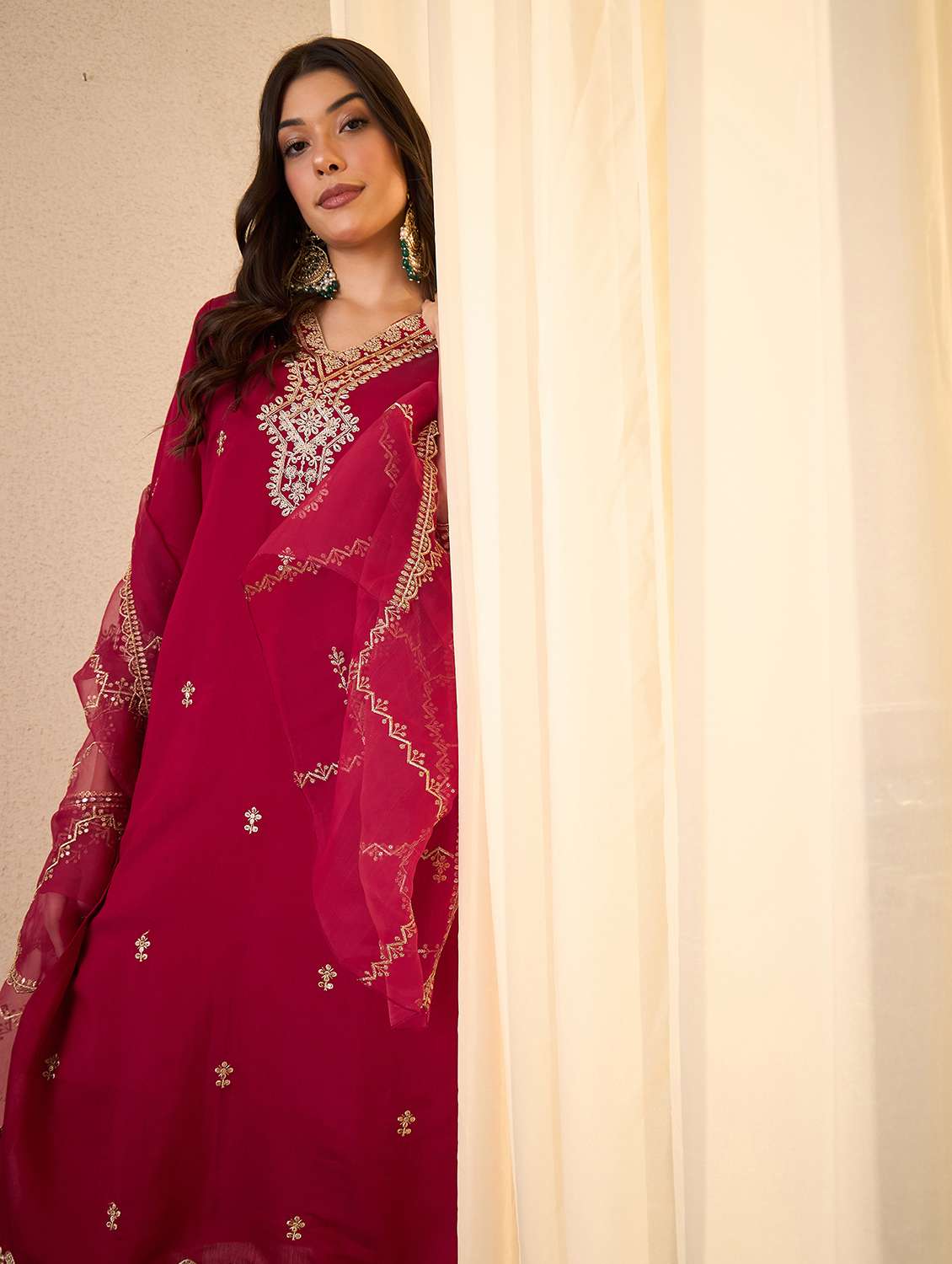 women pink suit set - 22471744 -  Standard Image - 1