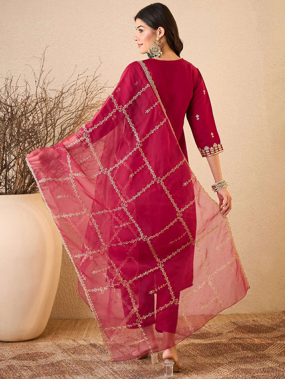 women pink suit set - 22471744 -  Standard Image - 4
