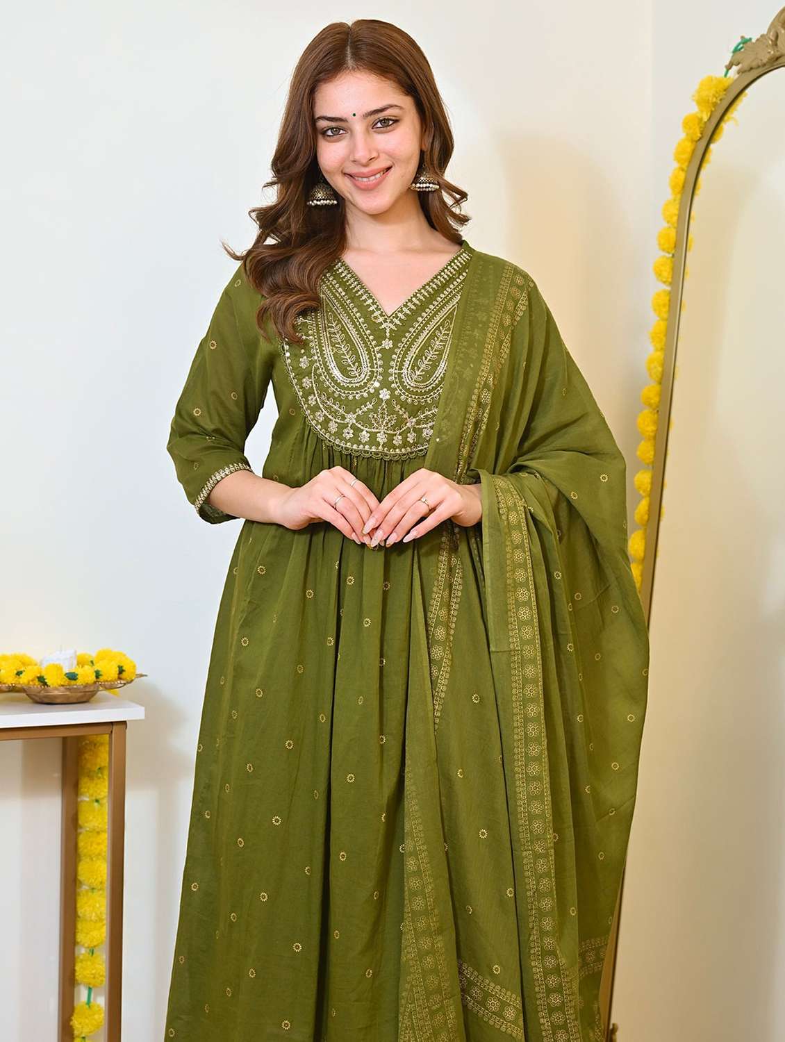 women self design olive suit set - 22471786 -  Standard Image - 1