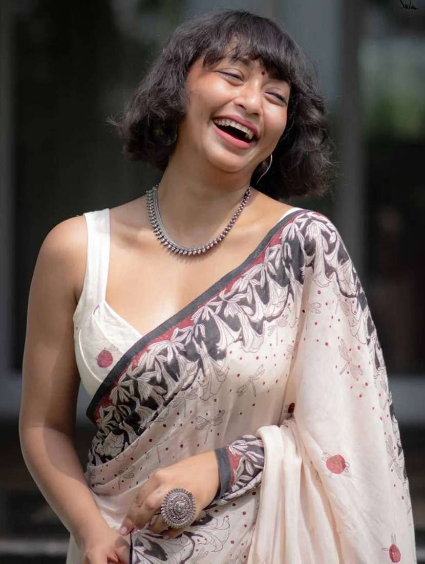 women printed casual wear saree with blouse - 22472624 -  Standard Image - 1