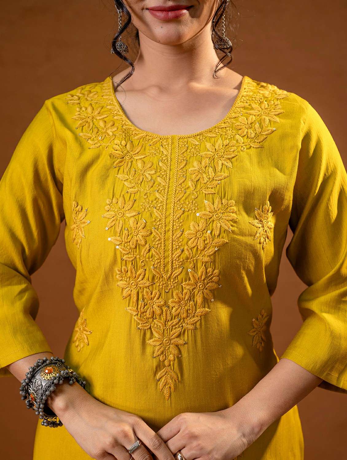 women mustard viscose straight kurta - 22473140 -  Standard Image - 4