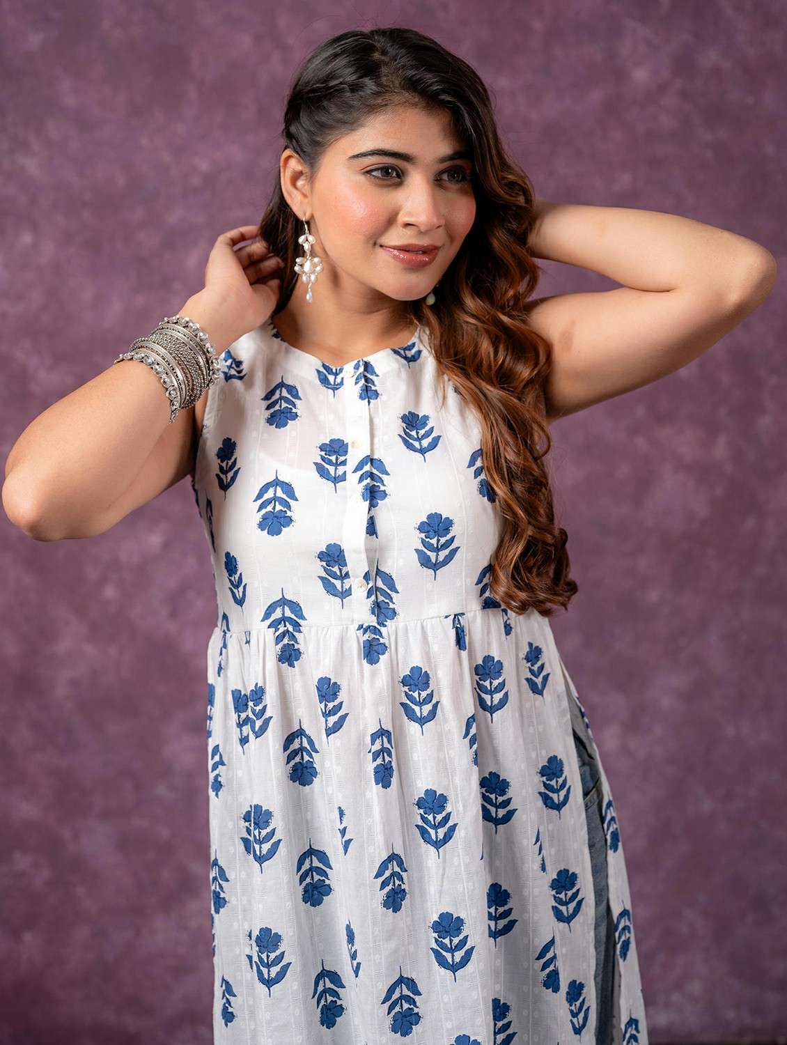 women floral printed sleeveless a-line kurta - 22473142 -  Standard Image - 1
