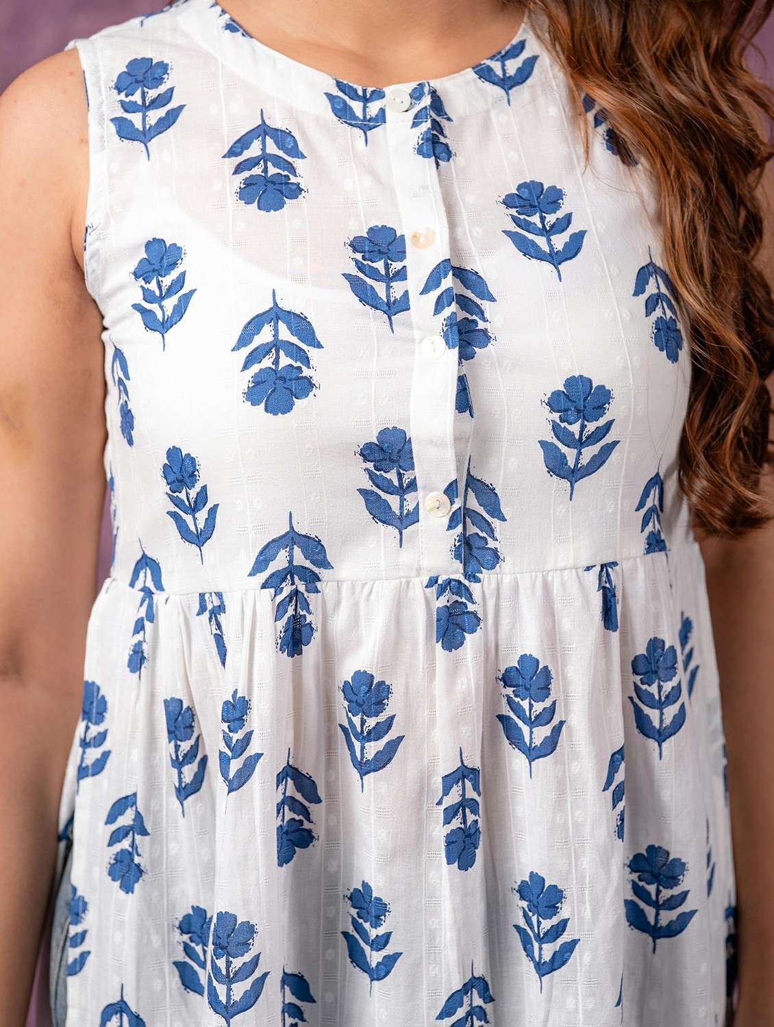 women floral printed sleeveless a-line kurta - 22473142 -  Standard Image - 4