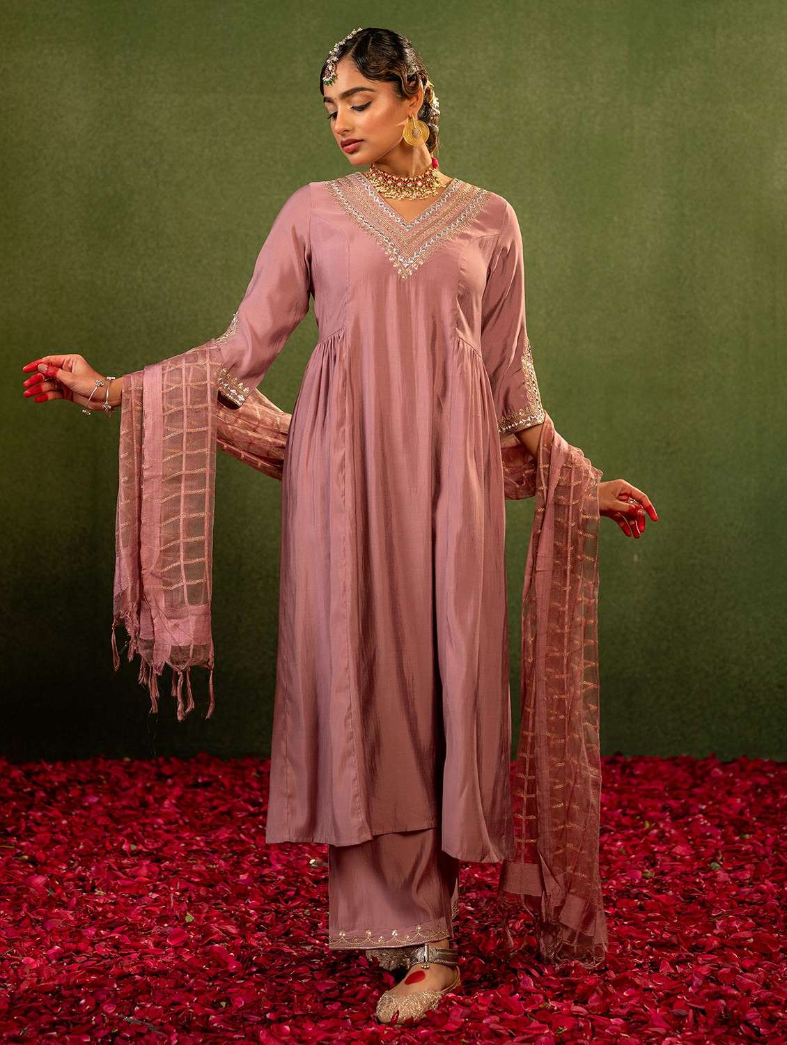 women solid with work three quarter sleeve kurta pant with dupatta set