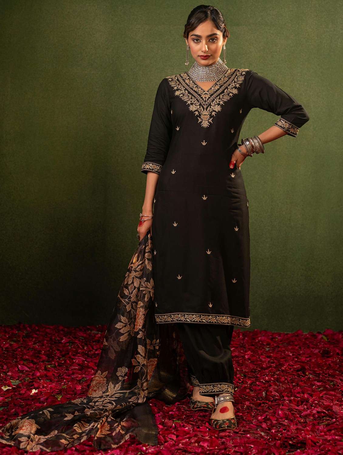 women solid with work three quarter sleeve kurta salwar with dupatta set