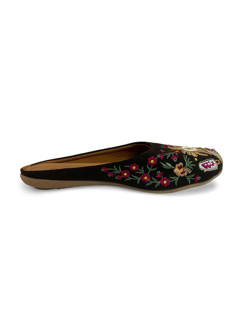 women embroidered slip on mojari - 22473269 -  Standard Image - 1