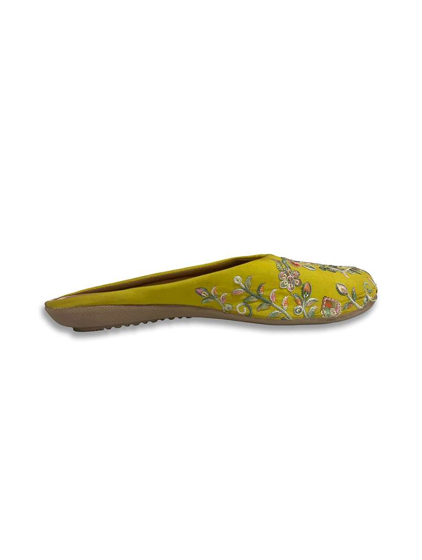women pastel yellow slip on jutis & mojari - 22473272 -  Standard Image - 1
