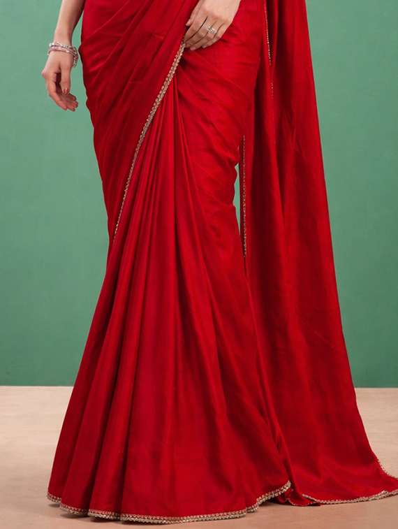 women solid with bordered saree with blouse - 22473304 -  Standard Image - 1