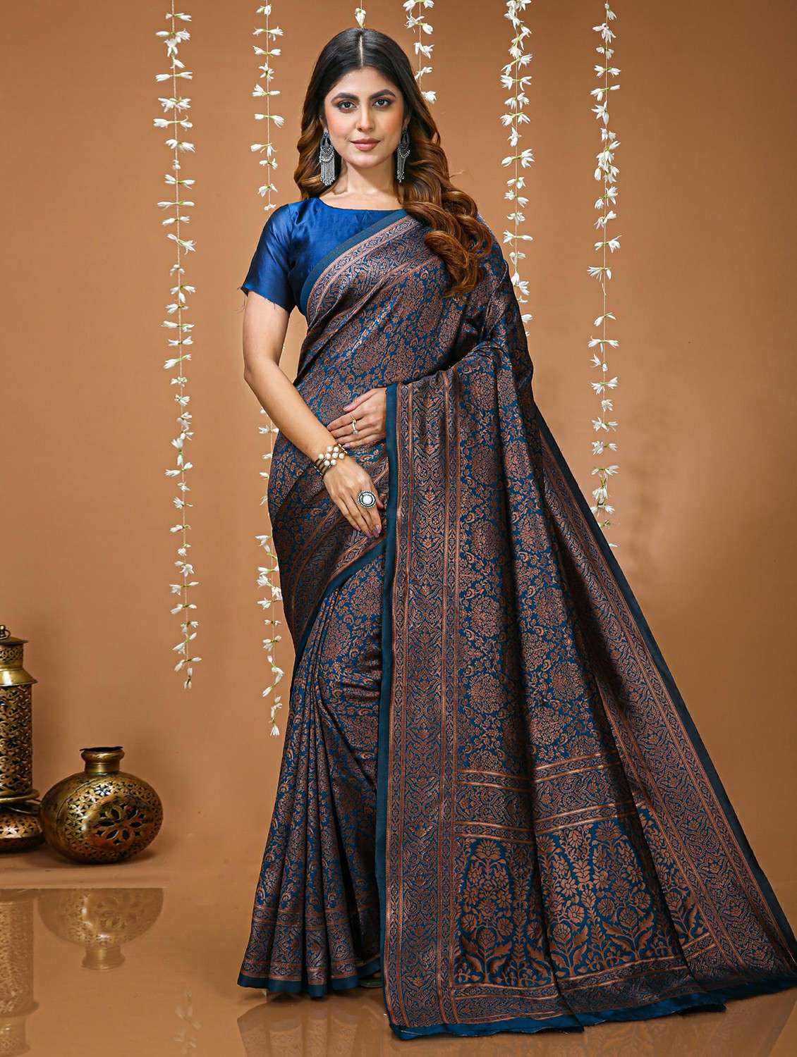 women printed saree with attached blouse with blouse