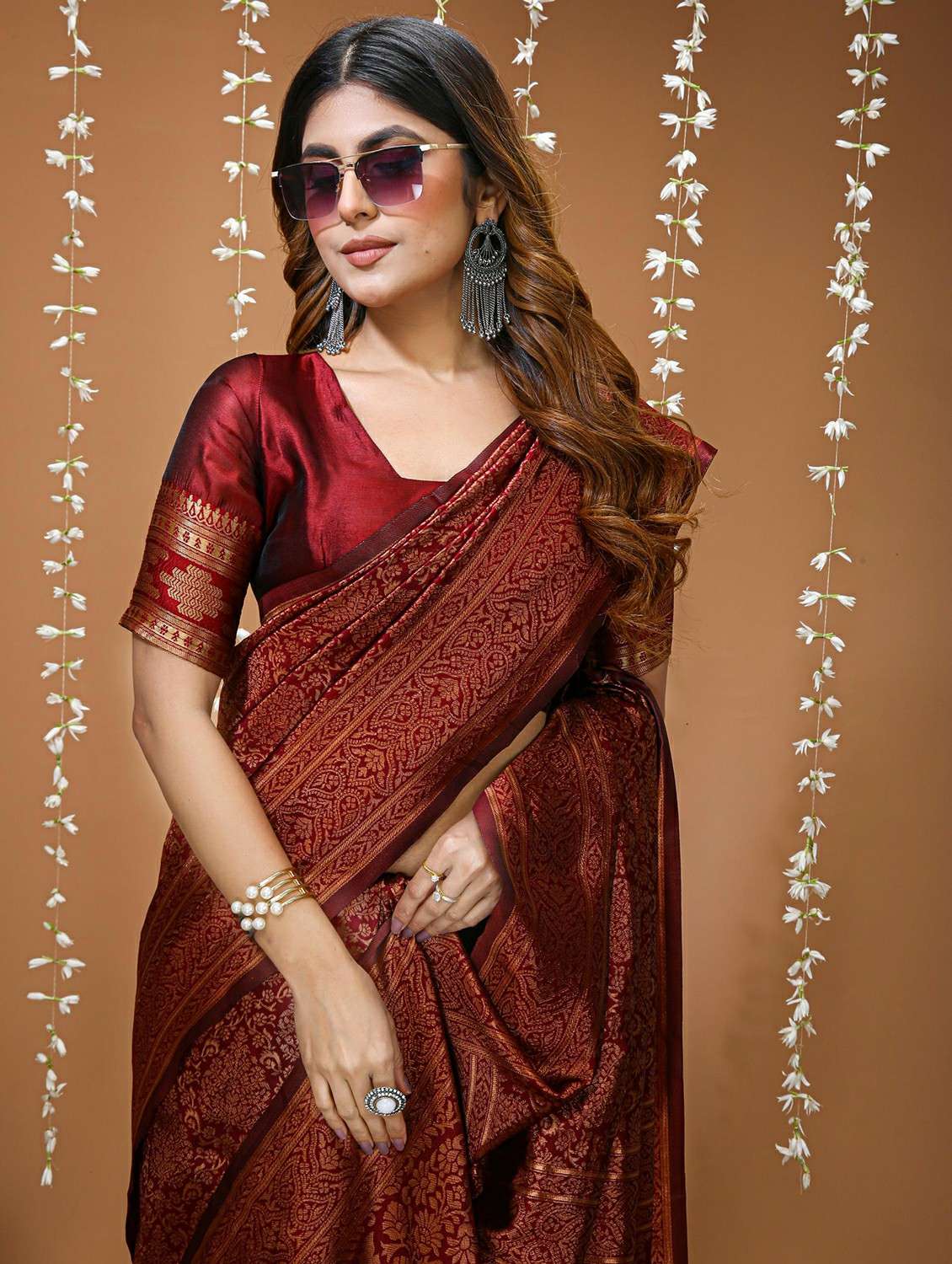 women printed saree with attached blouse with blouse - 22473499 -  Standard Image - 1
