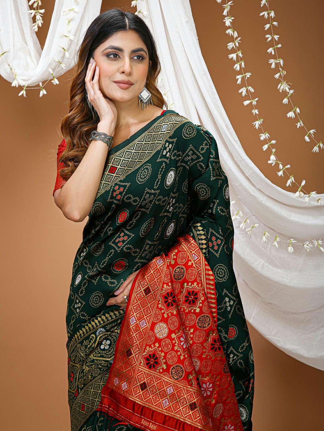 women green kanjivaram saree with blouse - 22473502 -  Standard Image - 1
