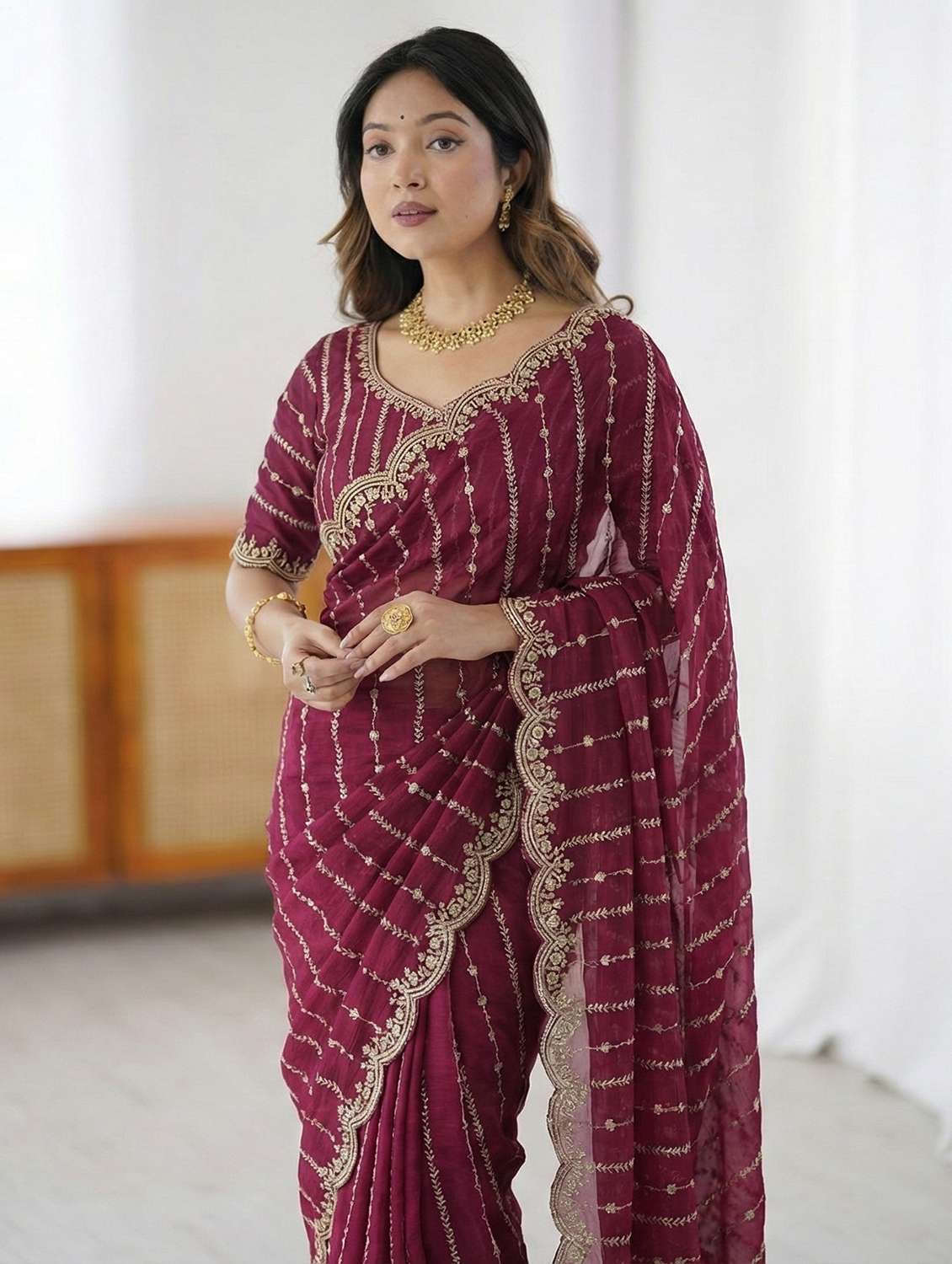 women red embellished saree with blouse - 22473653 -  Standard Image - 1