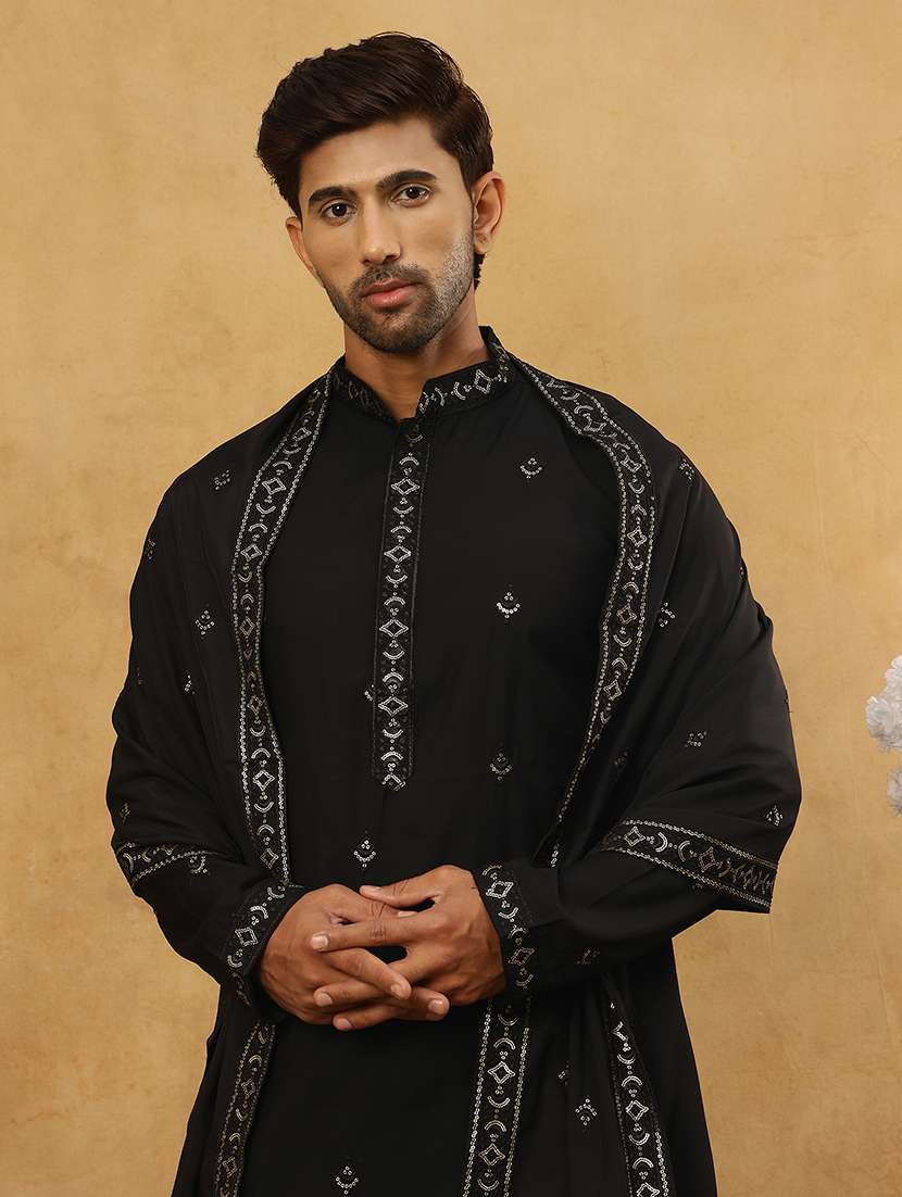 men black silk blend long kurtas kurta - 22476946 -  Standard Image - 1