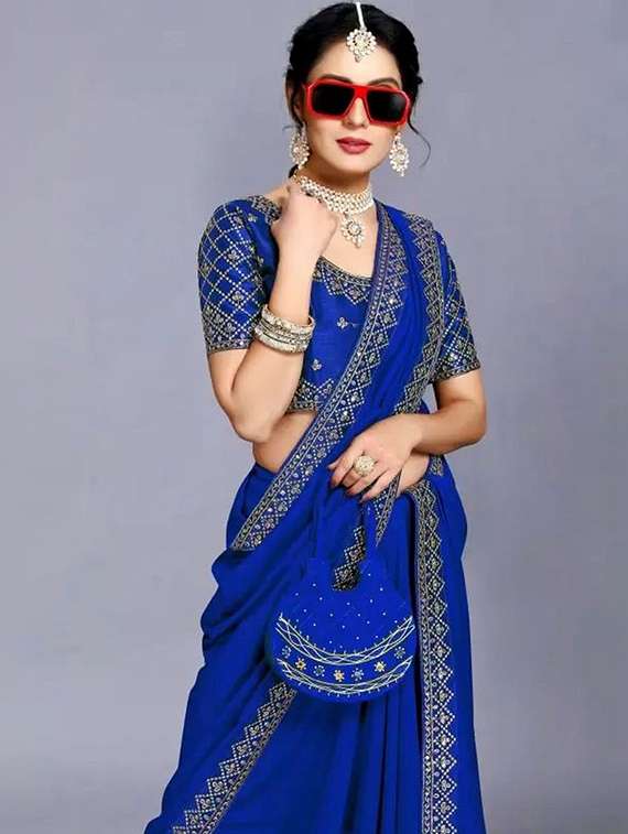 women solid with bordered saree with blouse - 22478175 -  Standard Image - 4