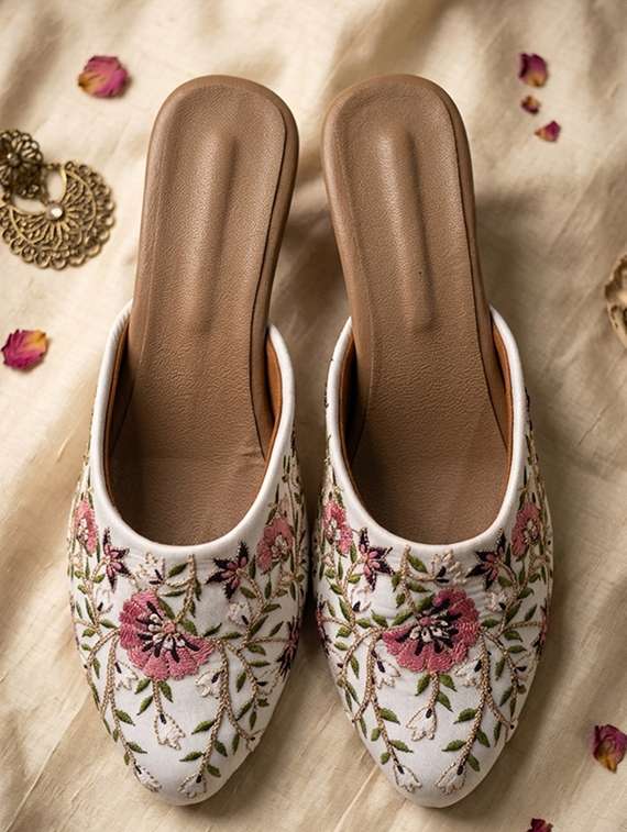 women white mule